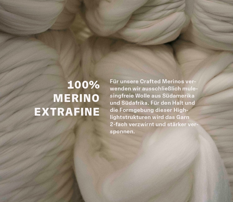 CRAFTED MERINOS CRAFTED MERINOS: Detailansicht hochwertiger Merinogarne mit Informationen zu 100 % Merino extrafine und der besonderen Garnkonstruktion für strukturierte Strickstyles.