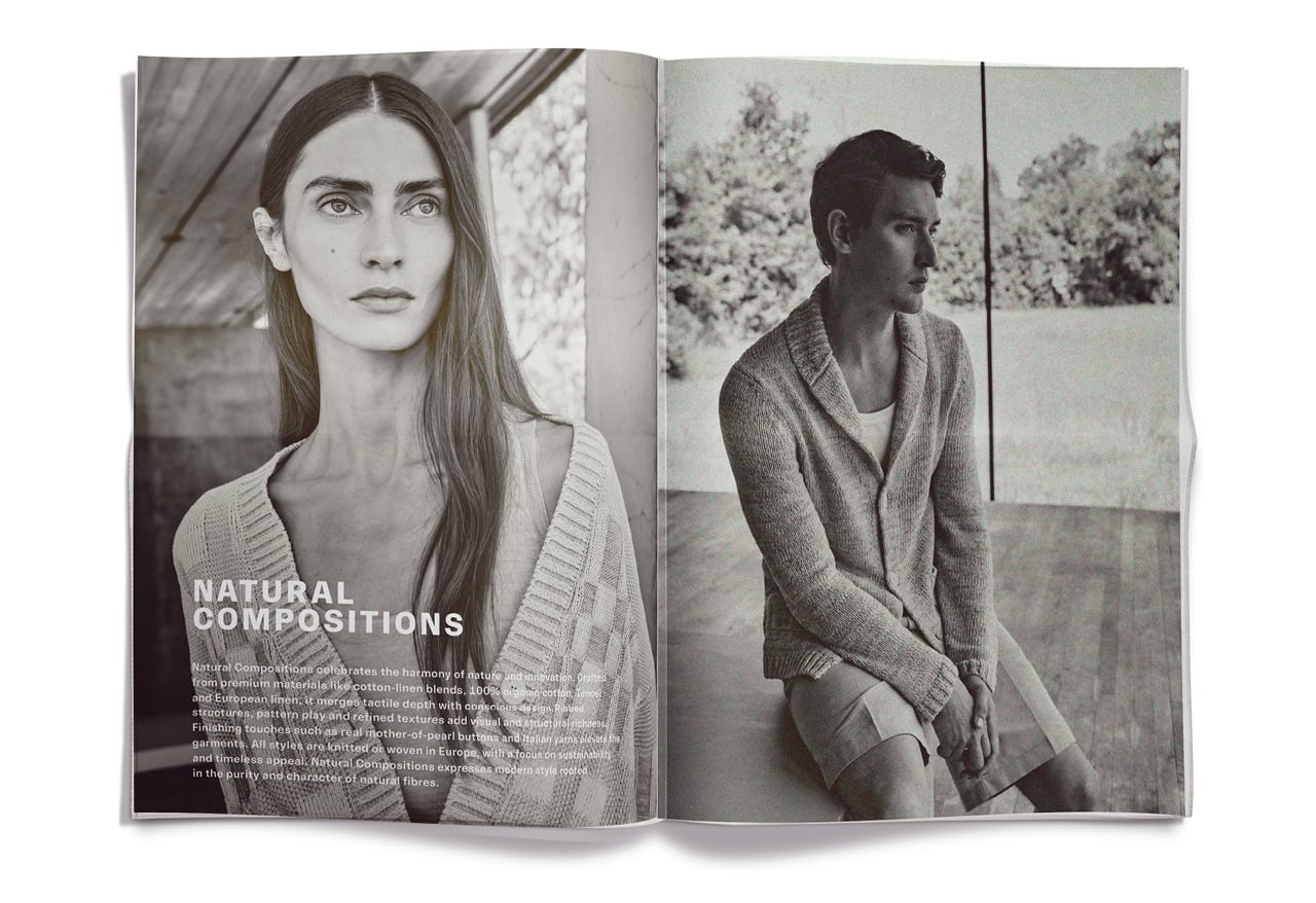 Frau und Mann in weich strukturierten Stricklooks, ruhig inszeniert unter der Headline ‚NATURAL COMPOSITIONS‘.