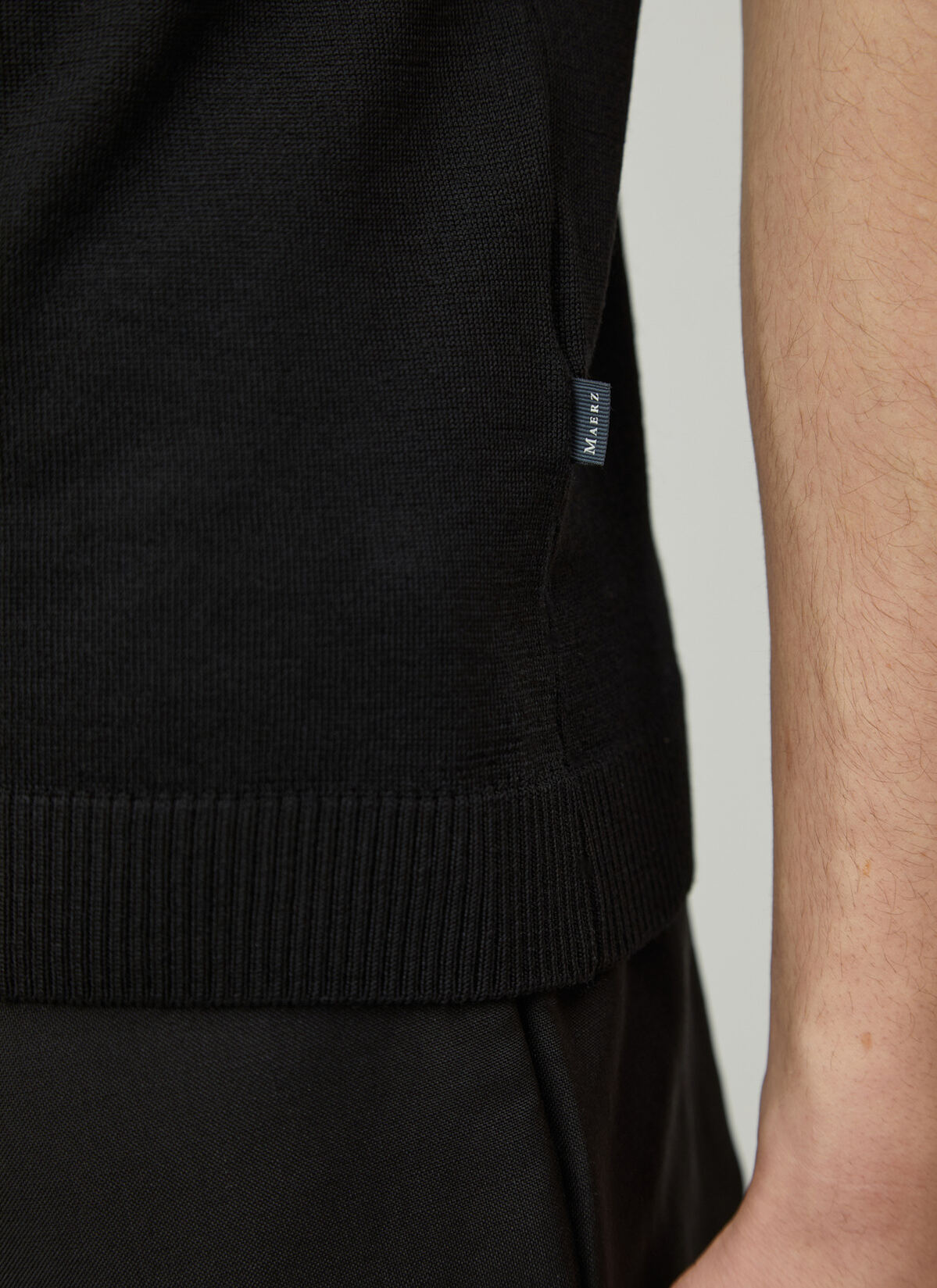 Pullover Polo 1/2 Arm, Black Detailansicht 1
