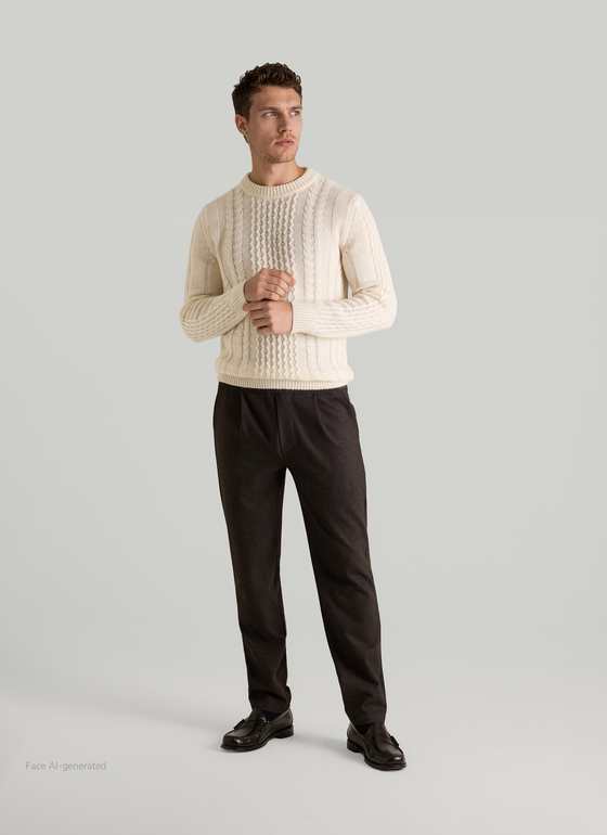 Pullover Rundhals 1/1 Arm Off White Frontansicht