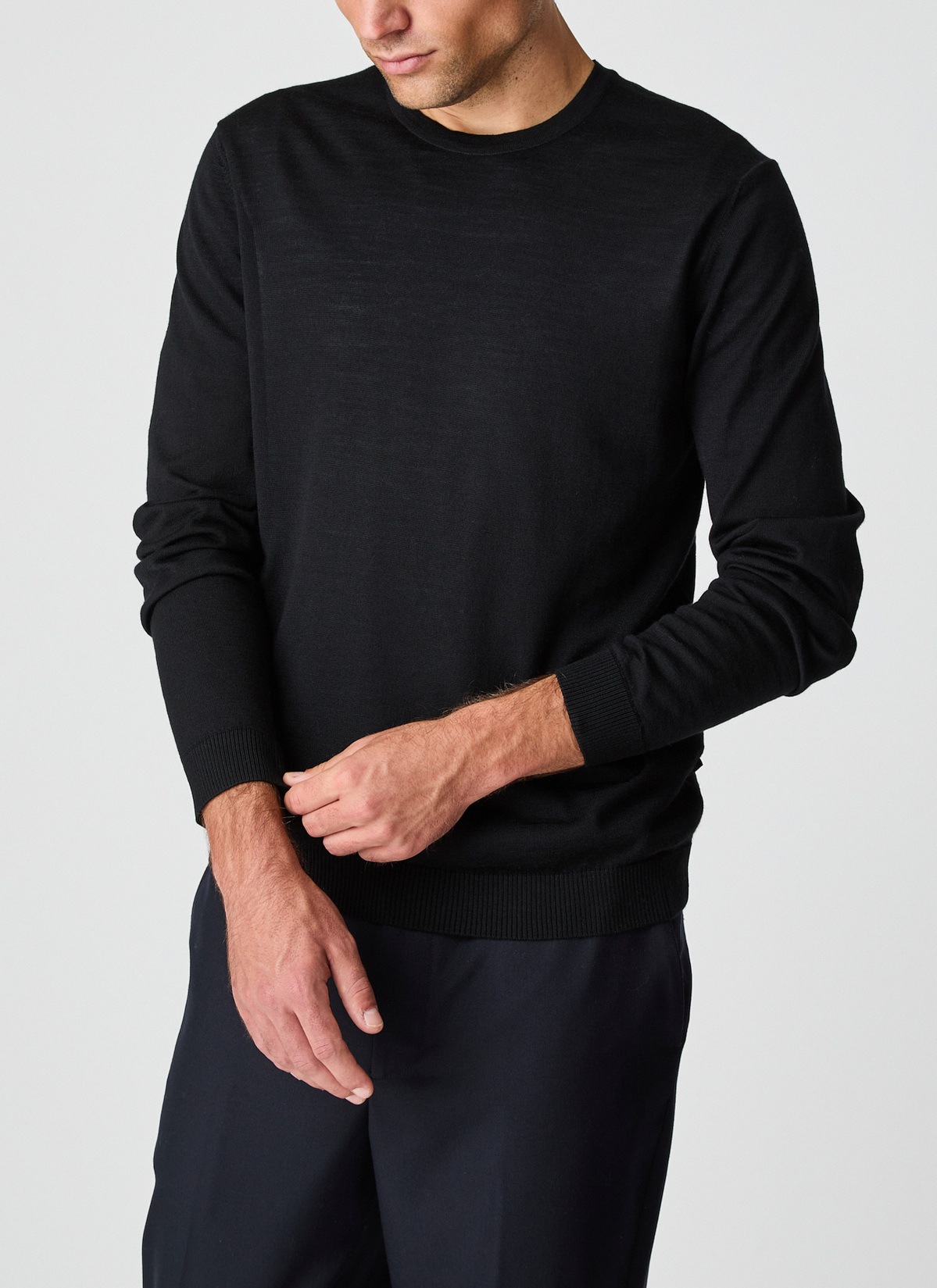 Pullover Rundhals 1/1 Arm, Black Frontansicht