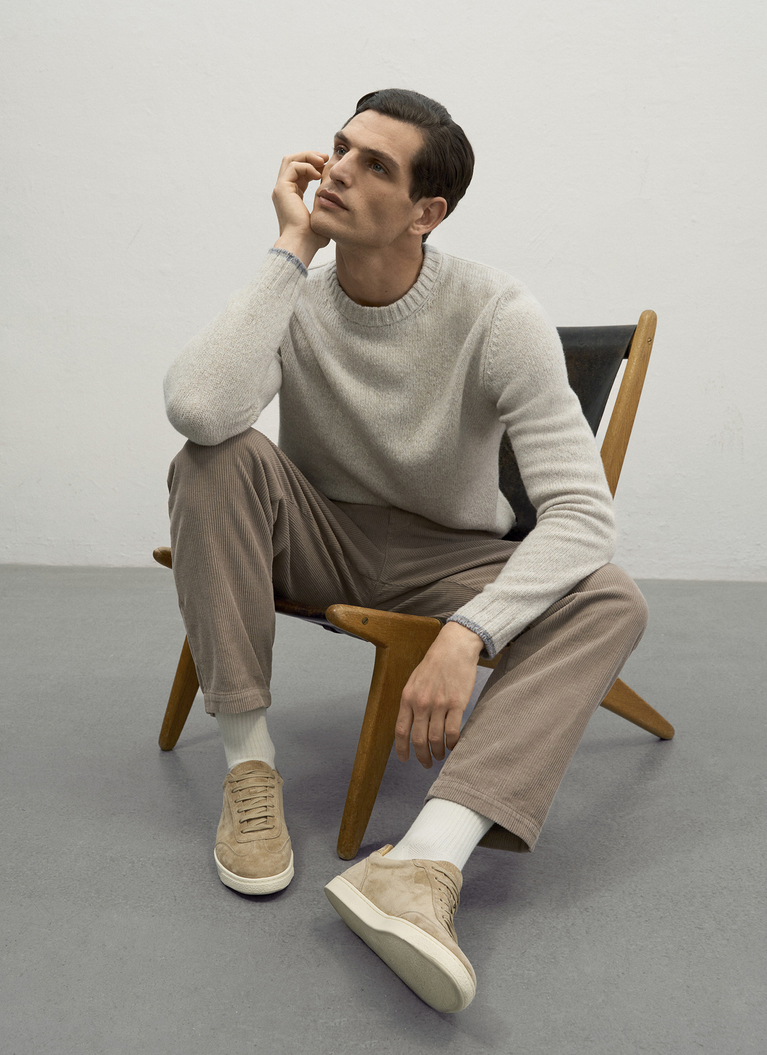 RundhalspulloverGravel Path Frontansicht