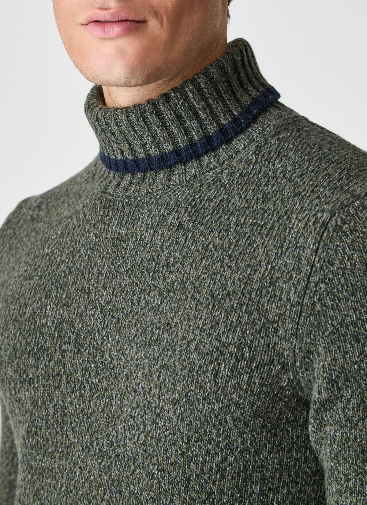 Pullover Rollkragen 1/1 Arm, Dark Moss Detailansicht 2