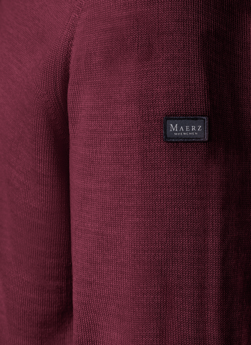 Pullover width=