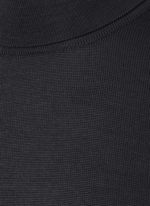 Pullover width=