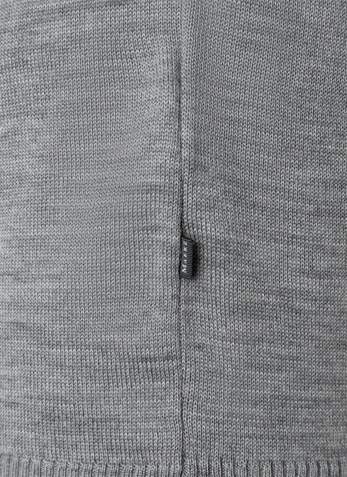 Pullover width=