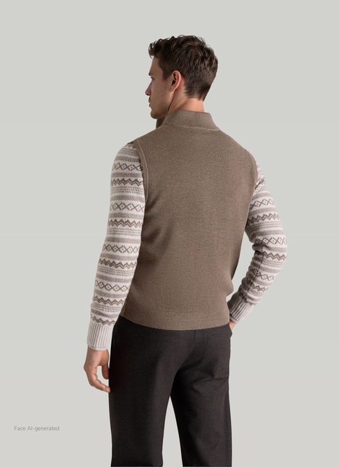 Weste width=