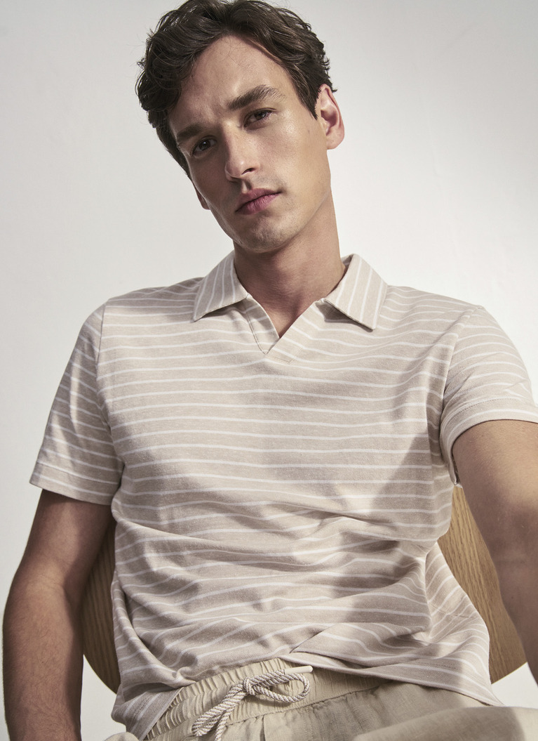 PoloshirtLight Almond Frontansicht