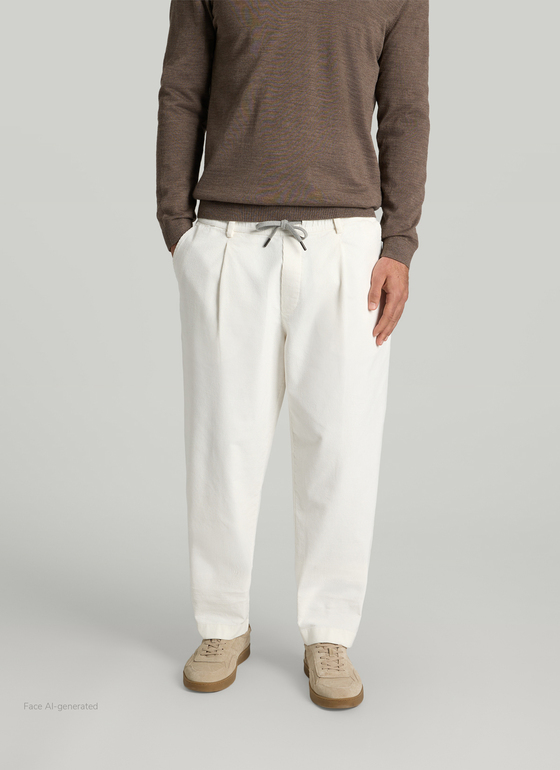 Hose Off White Frontansicht