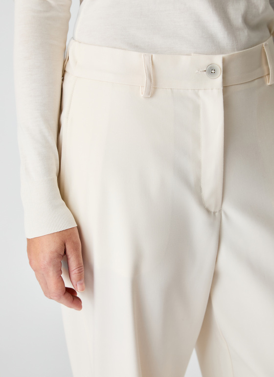 Hose New White Frontansicht