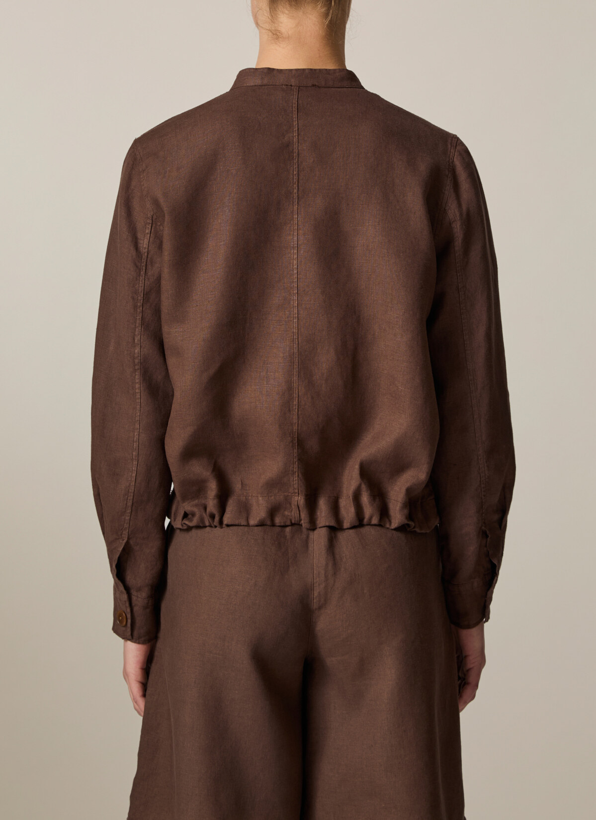 T-Shirt V-Ausschnitt, Dark Chocolate Rückansicht