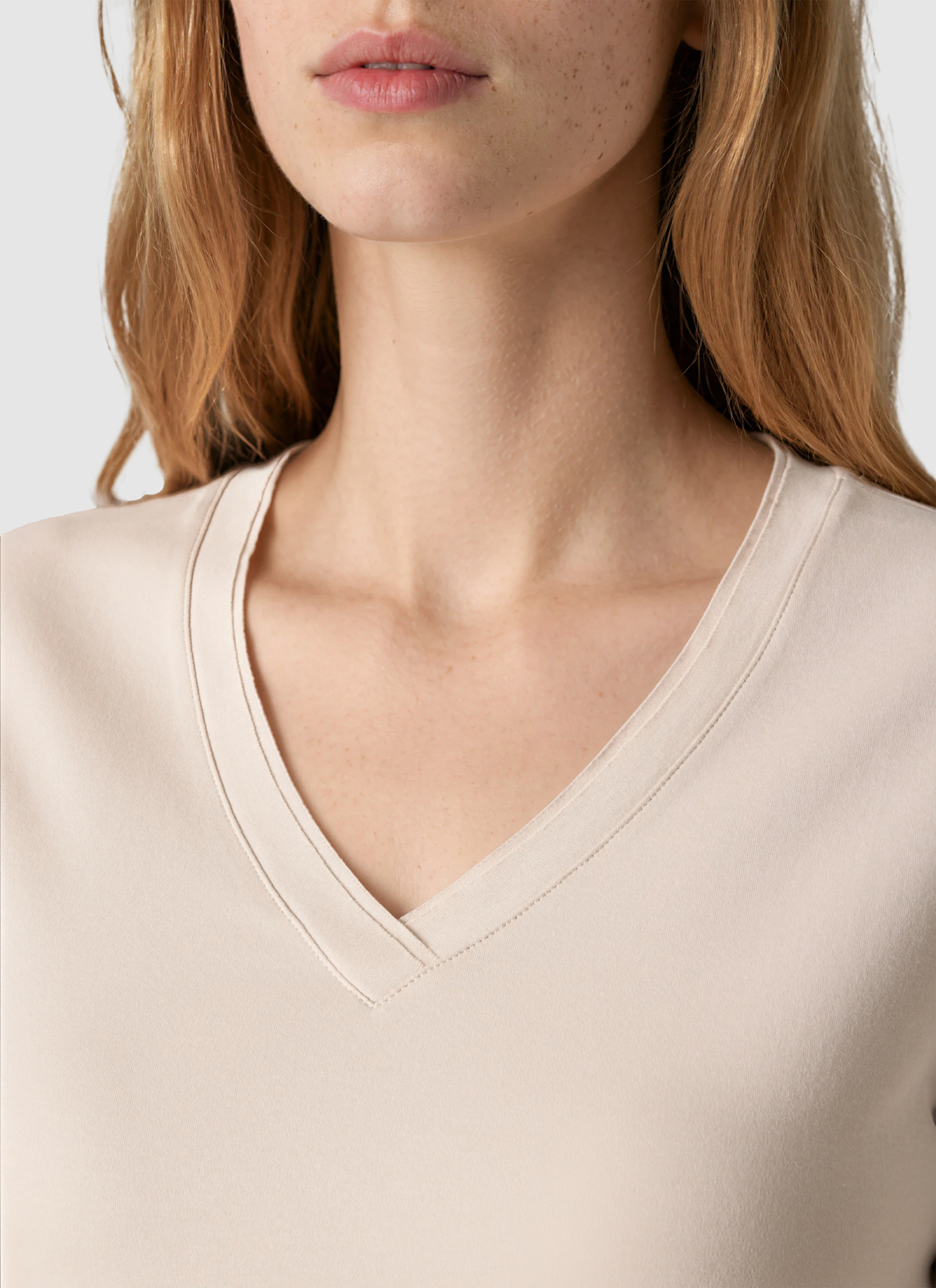 T-Shirt V-Neck 1/2 Arm, French Oak Detailansicht 1