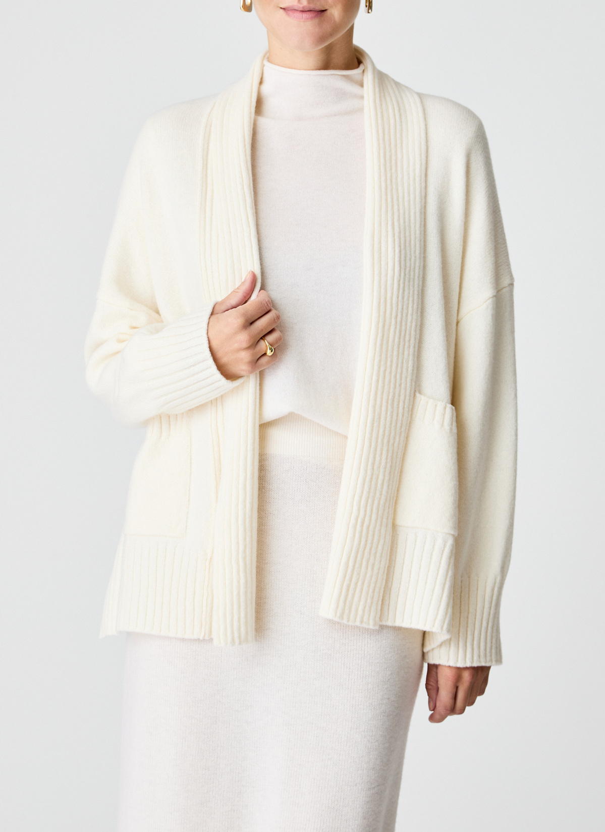 Strickjacke Schalkragen 1/1 Arm, New White Frontansicht