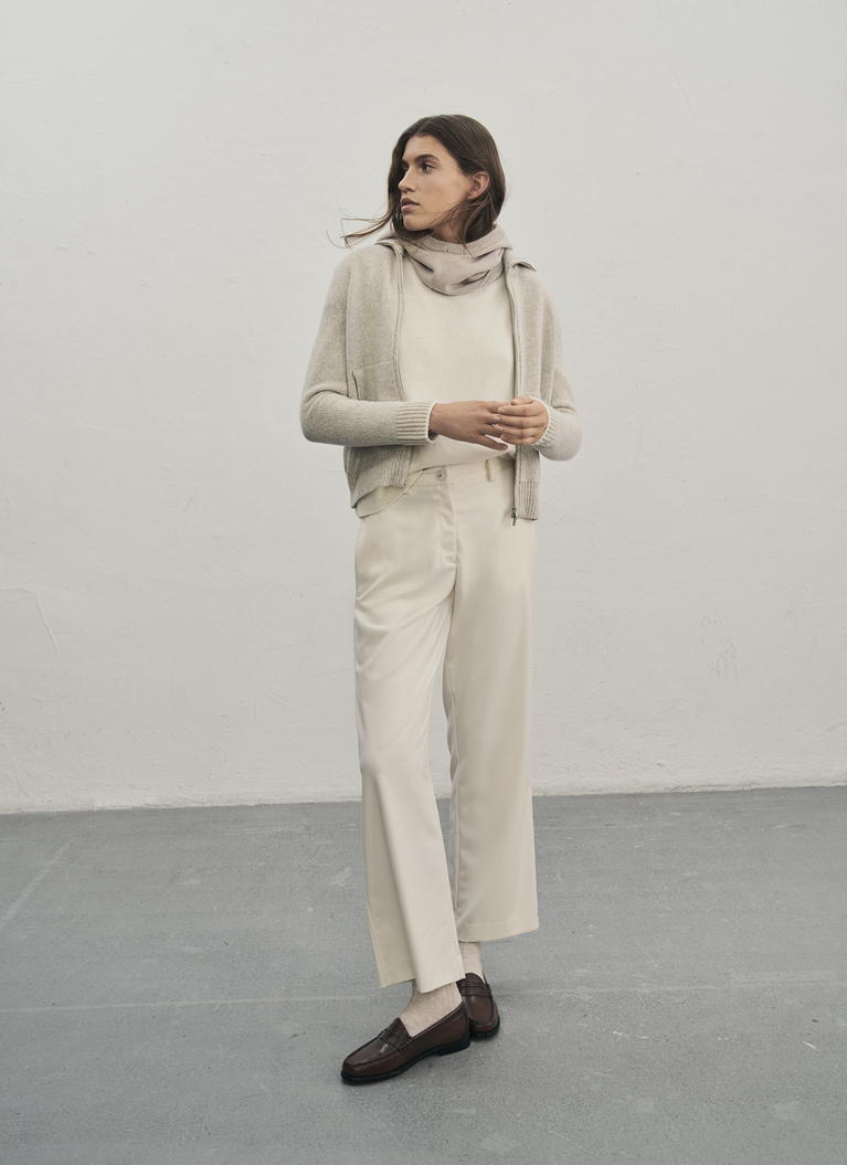 StrickjackeGravel Path Frontansicht