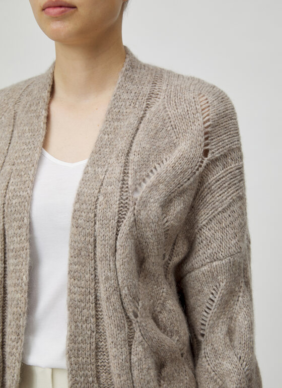 Strickjacke 1/1 Arm Salt Stone Frontansicht