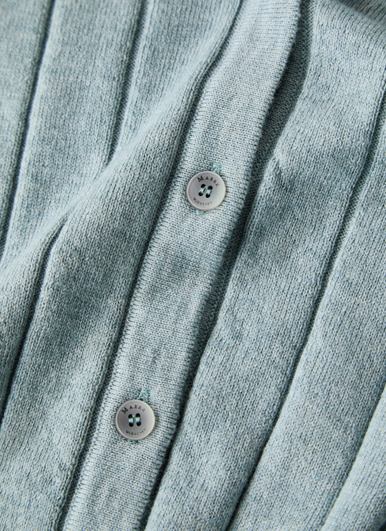 Strickjacke Knopf 1/1 Arm Lake Blue Frontansicht