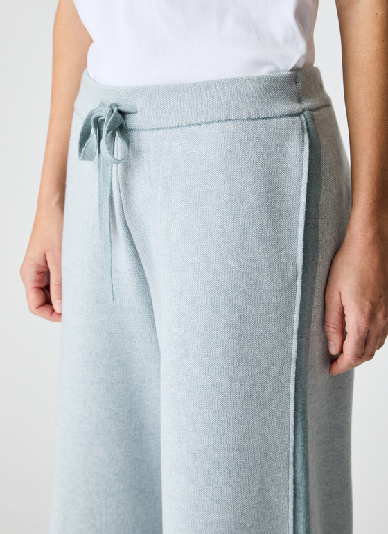 Hose Lake Blue Frontansicht