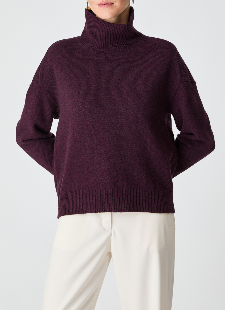 RollkragenpulloverOxid Red Frontansicht