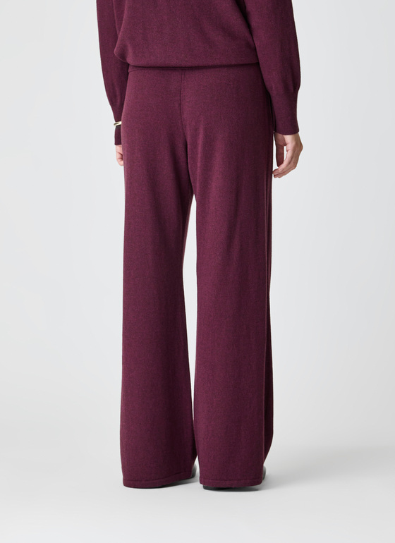 Hose Oxid Red Frontansicht