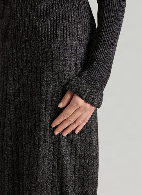 Kleid width=