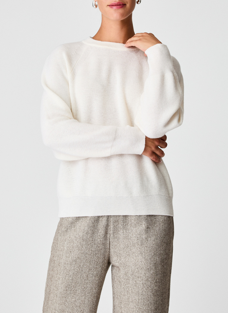 RundhalspulloverNew White Frontansicht