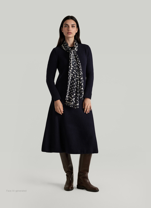Kleid width=